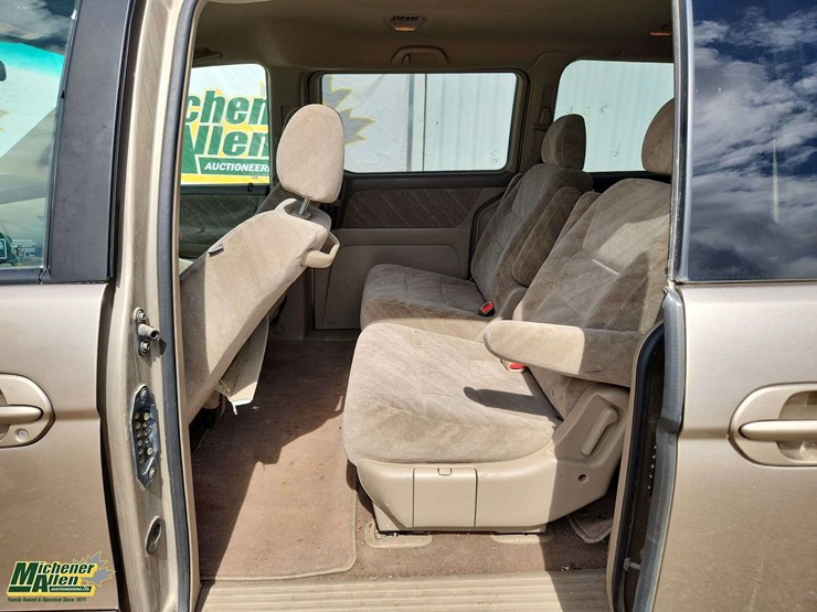 2004-honda-odyssey-image-14