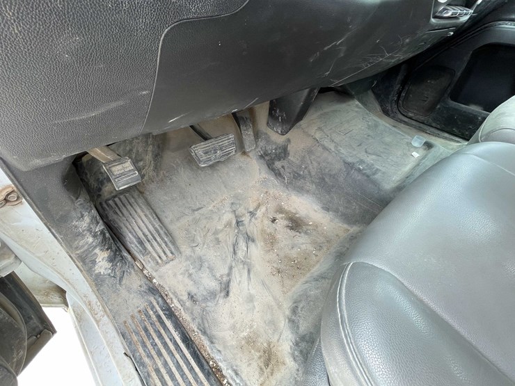 2018-chevrolet-3500-image-79