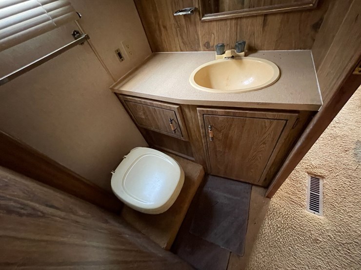 #123-•-1986-monitor-gl-holiday-rambler-rv-(has-mn-title)-(princeton,-mn)-image-44