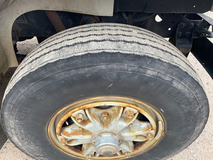 #127-•-1997-international-s/a-mobile-home-toter-(has-mi.-title)-(kingsford,-mi)-image-45