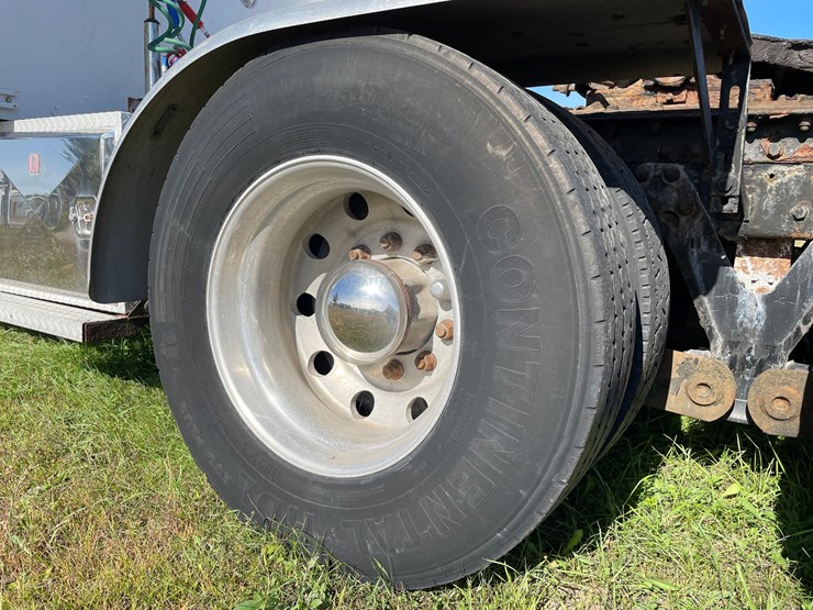 2001-kenworth-w900l-image-33