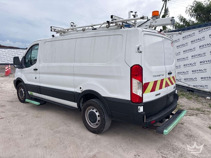 2019-ford-transit-image-4