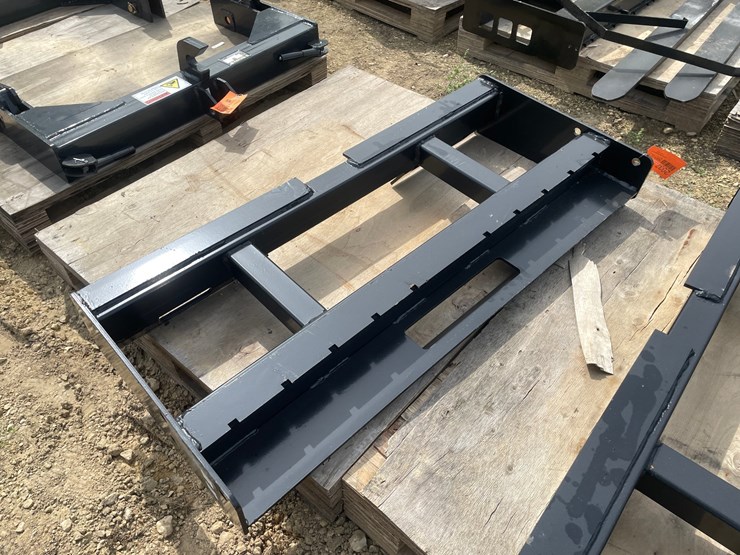 #2037-•-wolverine-skid-steer-pallet-fork-frame-attachment-image-3