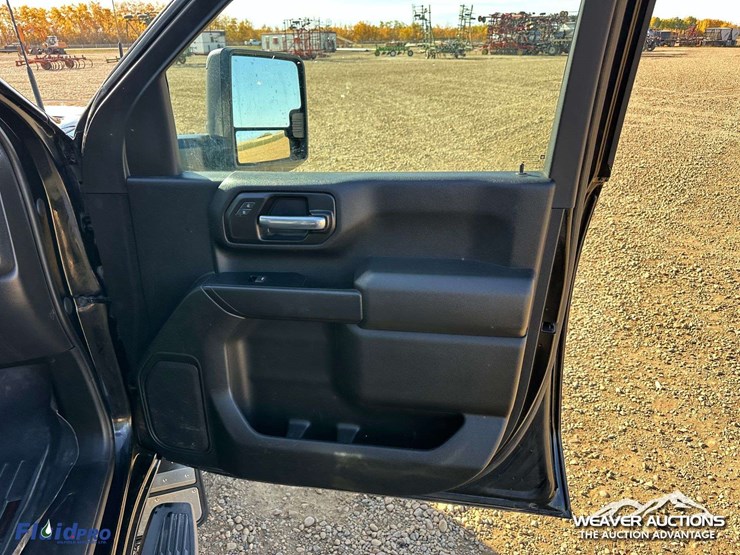 2023-gmc-2500hd-image-33