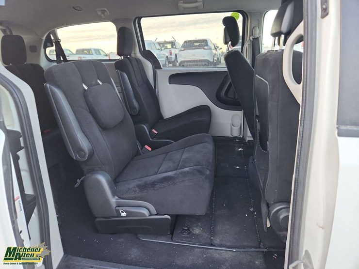 2012-dodge-grand-caravan-image-22