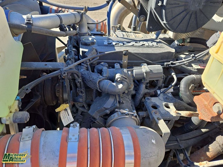 2014-peterbilt-325-image-25