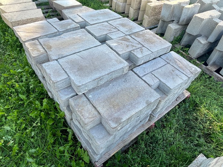 #3193-•-(2)-pallets-of-decorative-pavers-image-6