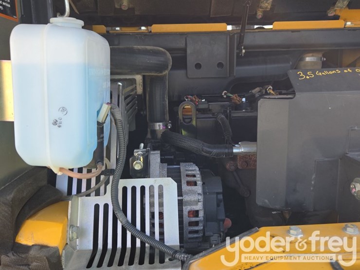 2020-deere-85g-image-52
