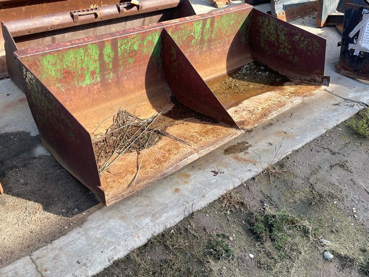 #1816-•-light-duty-straight-edge-skid-steer-bucket-image-3
