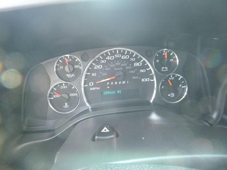 2015-chevrolet-express-2500-image-14
