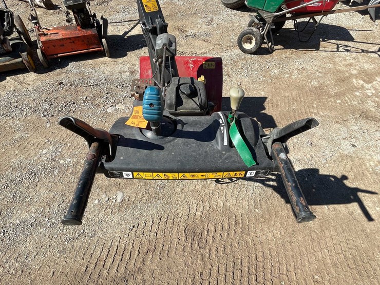 #1844-•-toro-power-max-snow-blower-for-parts-only-image-6