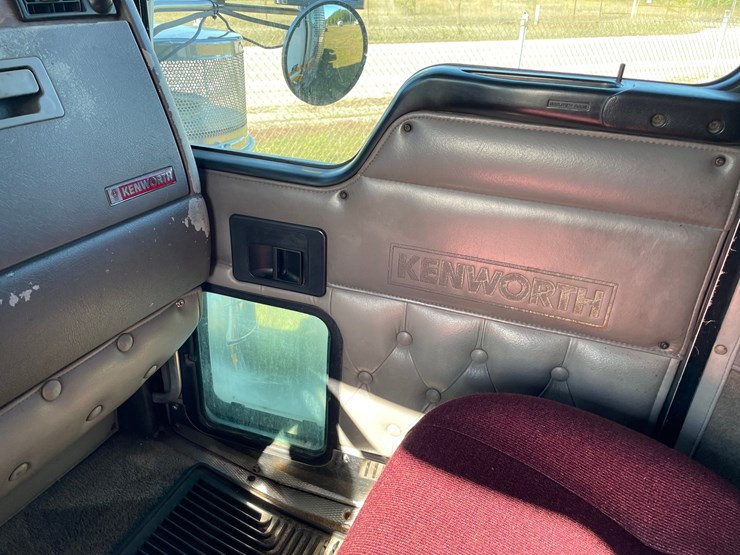 2001-kenworth-w900l-image-85