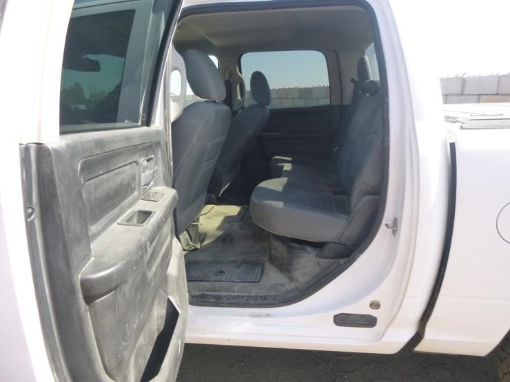 2016-dodge-1500-image-13