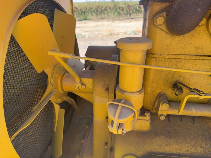caterpillar-forty-image-23