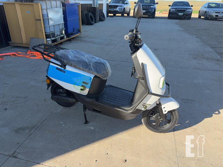2026-sdlanch-irmoto-two-wheeled-electic-scooter-11048-image-5