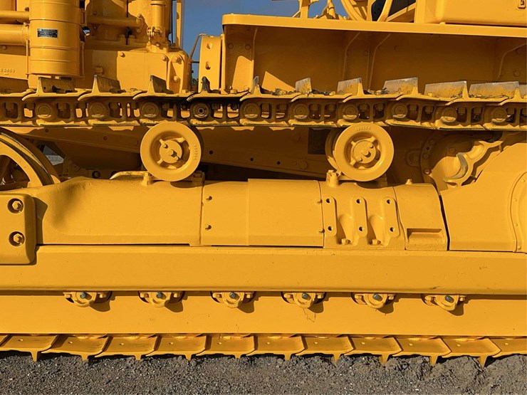 caterpillar-seventy-gas---complete-nut-and-bolt-restoration!-image-36