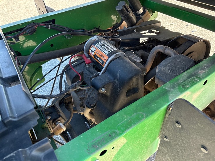 john-deere-turf-gator-image-5