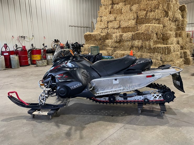 #3152-•-2008-yamaha-fx-nytro-snowmobile-image-9