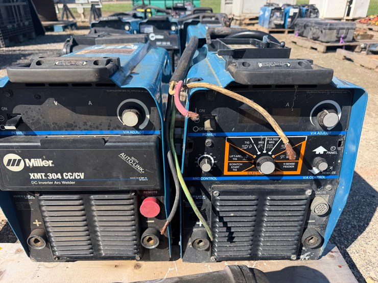 #7514-•-miller-xmt-304-dc-inverter-arc-welder,-miller-suitcase-12rc,-24-volt-wire-feeder-image-4
