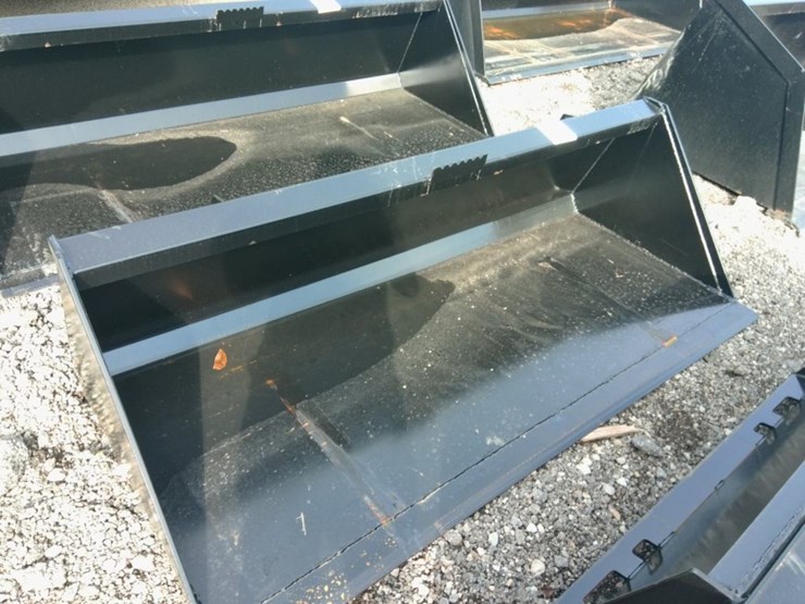 swict-72"-quick-attach-bucket-image-1