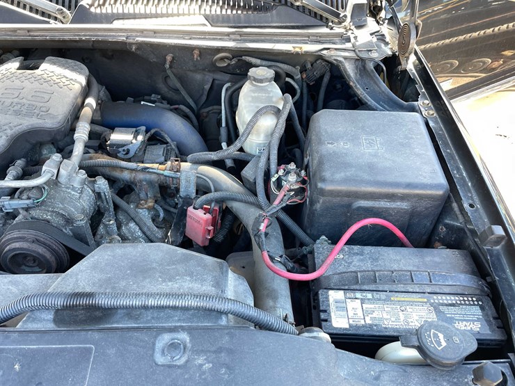 2004-gmc-2500hd-image-74