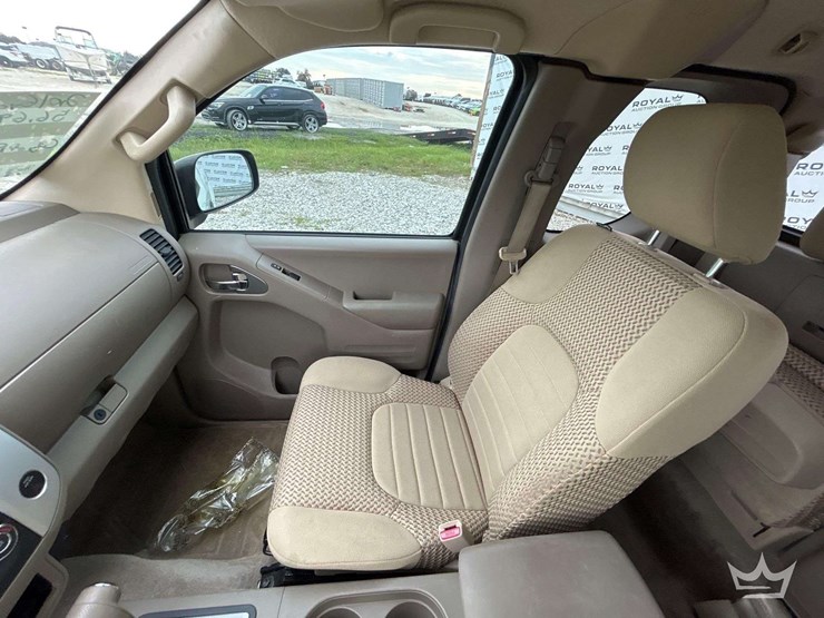2016-nissan-frontier-image-18