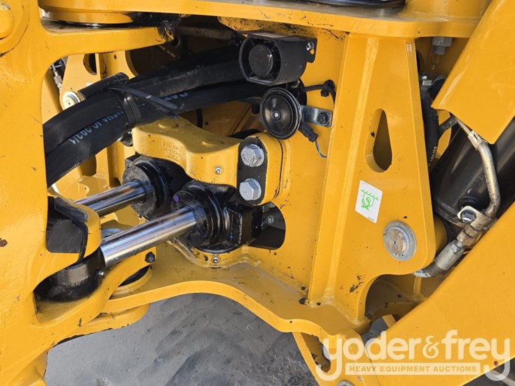 2023-caterpillar-416-image-35