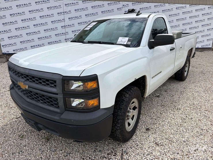2015-chevrolet-silverado-1500-image-1