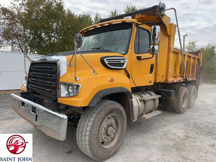 2015-freightliner-114sd-image-1