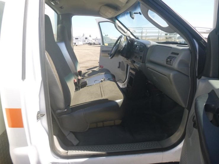 2005-ford-f450-image-15