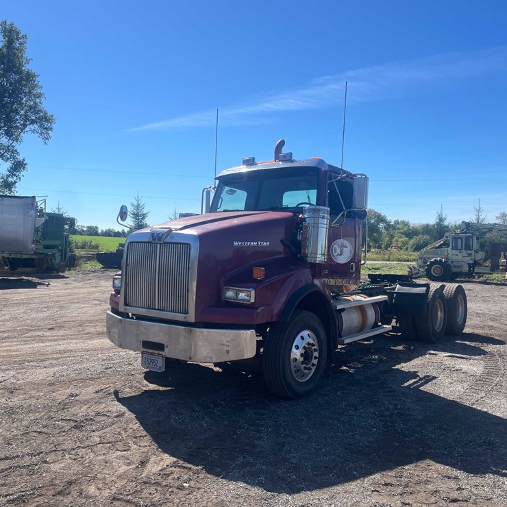#117 • 2011 Western Star Semi-Tractor (Has WI Title) (Forestville, WI)