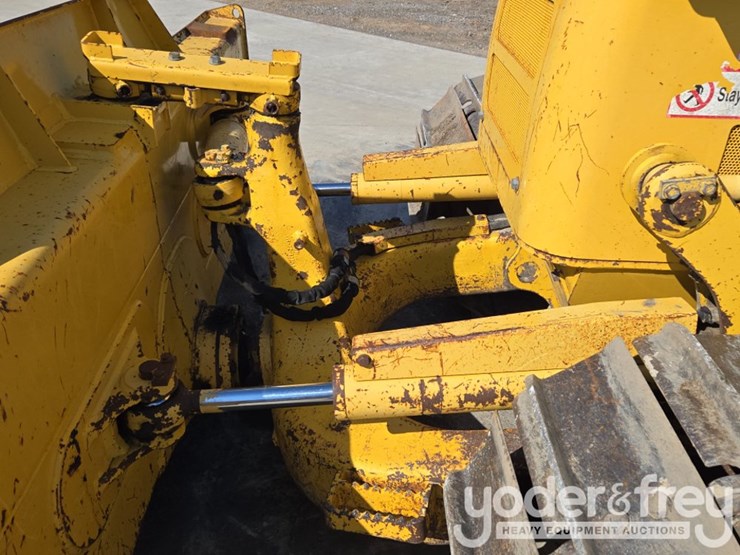 2020-komatsu-d39px-24-image-26