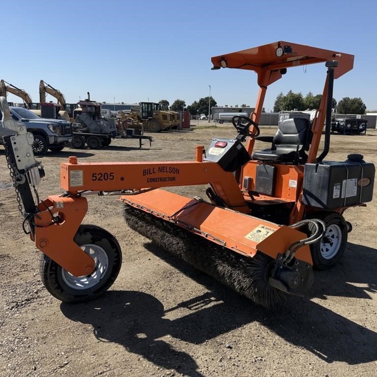 Lay-Mor SM-300 3 Wheel Broom