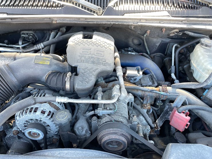 2004-gmc-2500hd-image-73