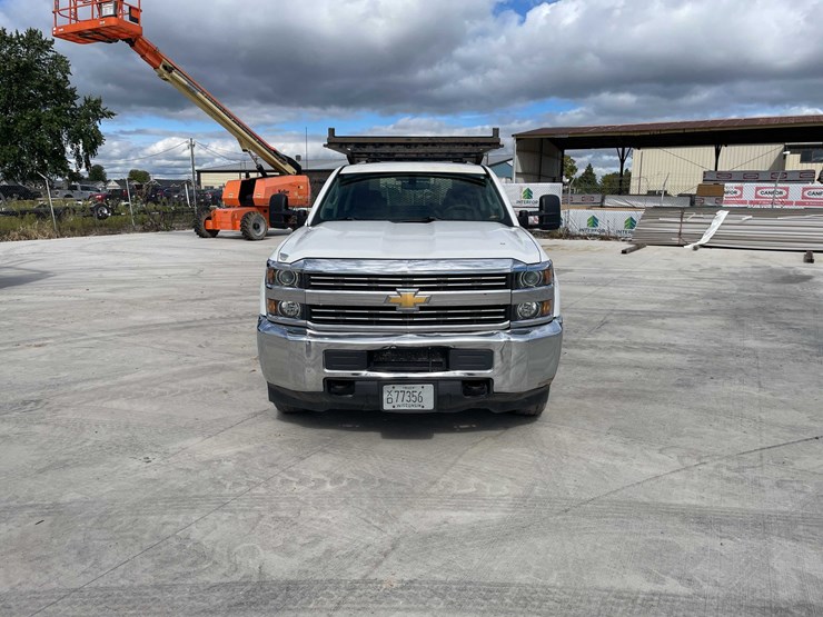 2016-chevrolet-2500-image-2