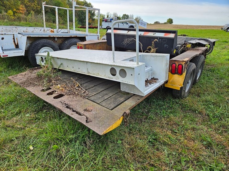 #2126-•-towmaster-tandem-axle-utility-tilt-trailer-image-5