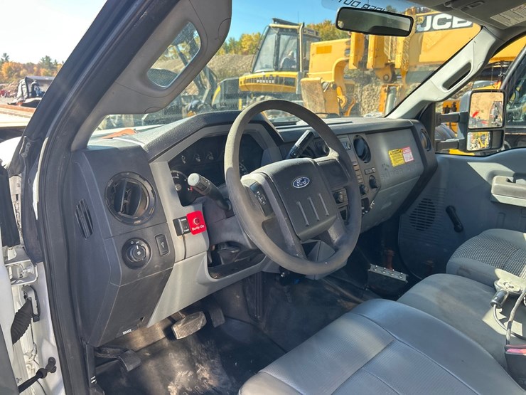 2011-ford-f350-image-60