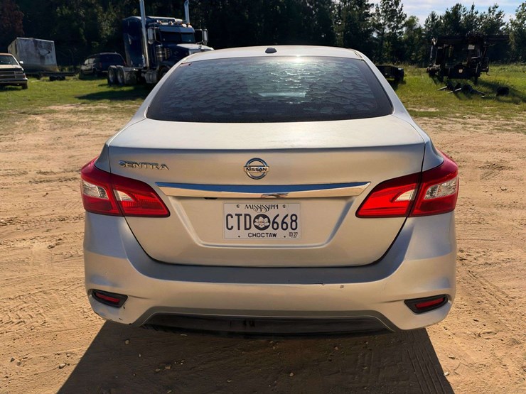 2019-nissan-sentra-4-door-sedan-(127,858-miles)-image-6