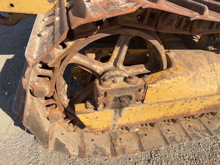 caterpillar-d7-image-12