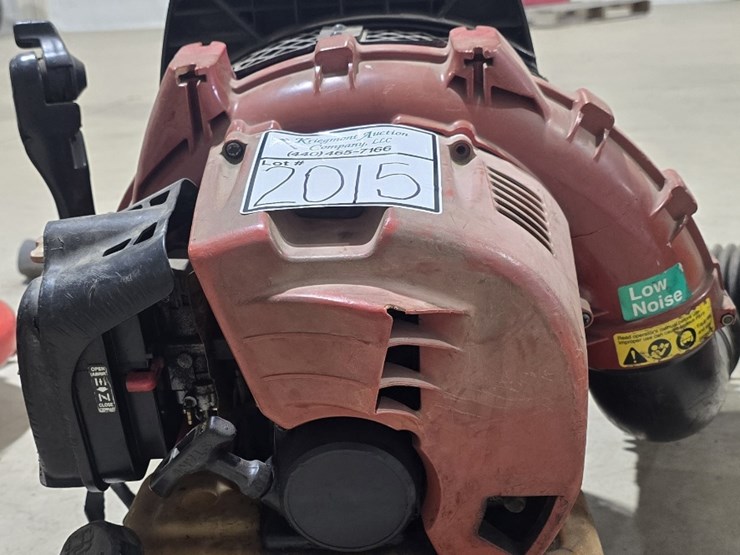 gas-powered-backpack-leaf-blower,-used-image-3