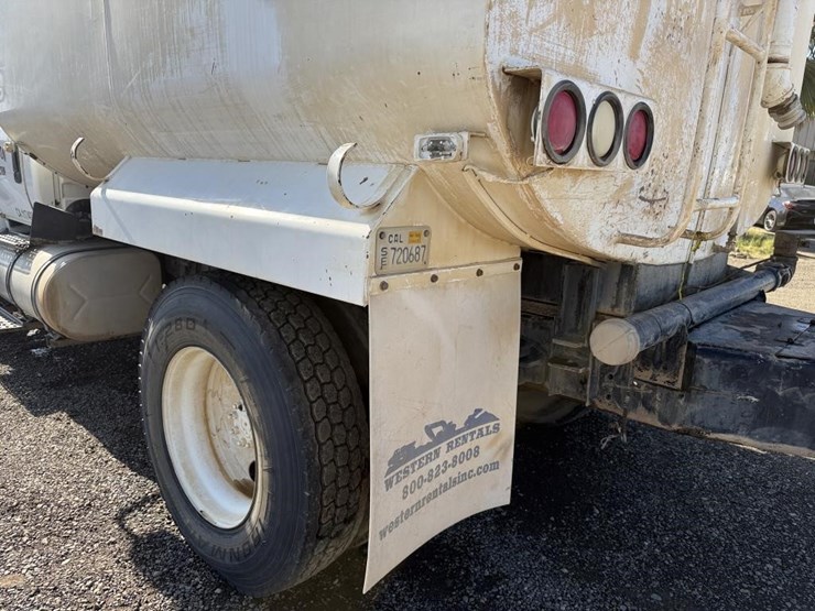 2012-international-4300-s/a-water-truck-image-9
