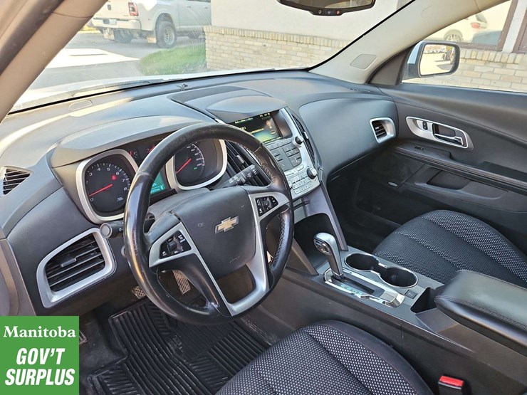 2015-chevrolet-equinox-image-17