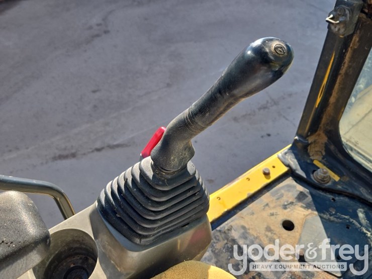 komatsu-pc210-image-73