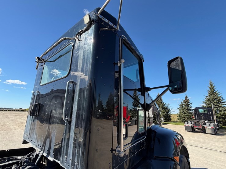 #1728-•-2012-kenworth-day-cab-truck-tractor-image-23