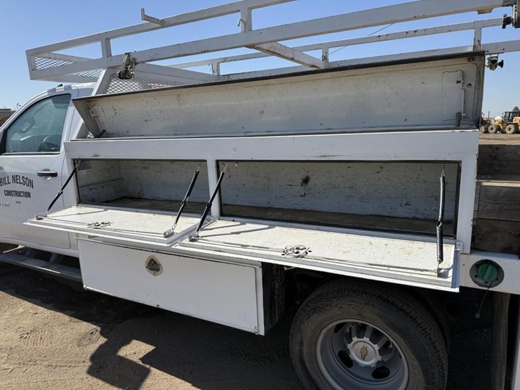 2025-chevrolet-3500-image-27