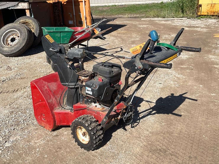 #1844-•-toro-power-max-snow-blower-for-parts-only-image-7