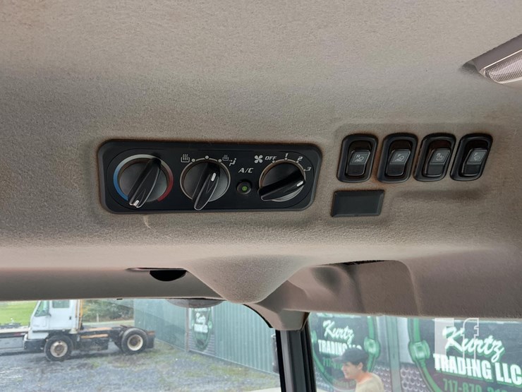 2019-kubota-m5-091-image-15