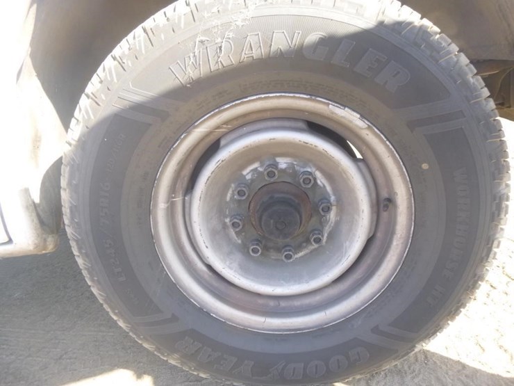 1999-gmc-3500-image-24