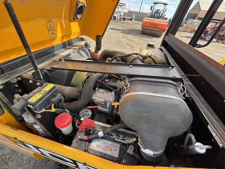 2019-jcb-903-4rt-forklift-image-32