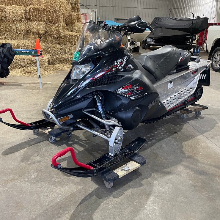 #3152 • 2008 Yamaha FX Nytro Snowmobile